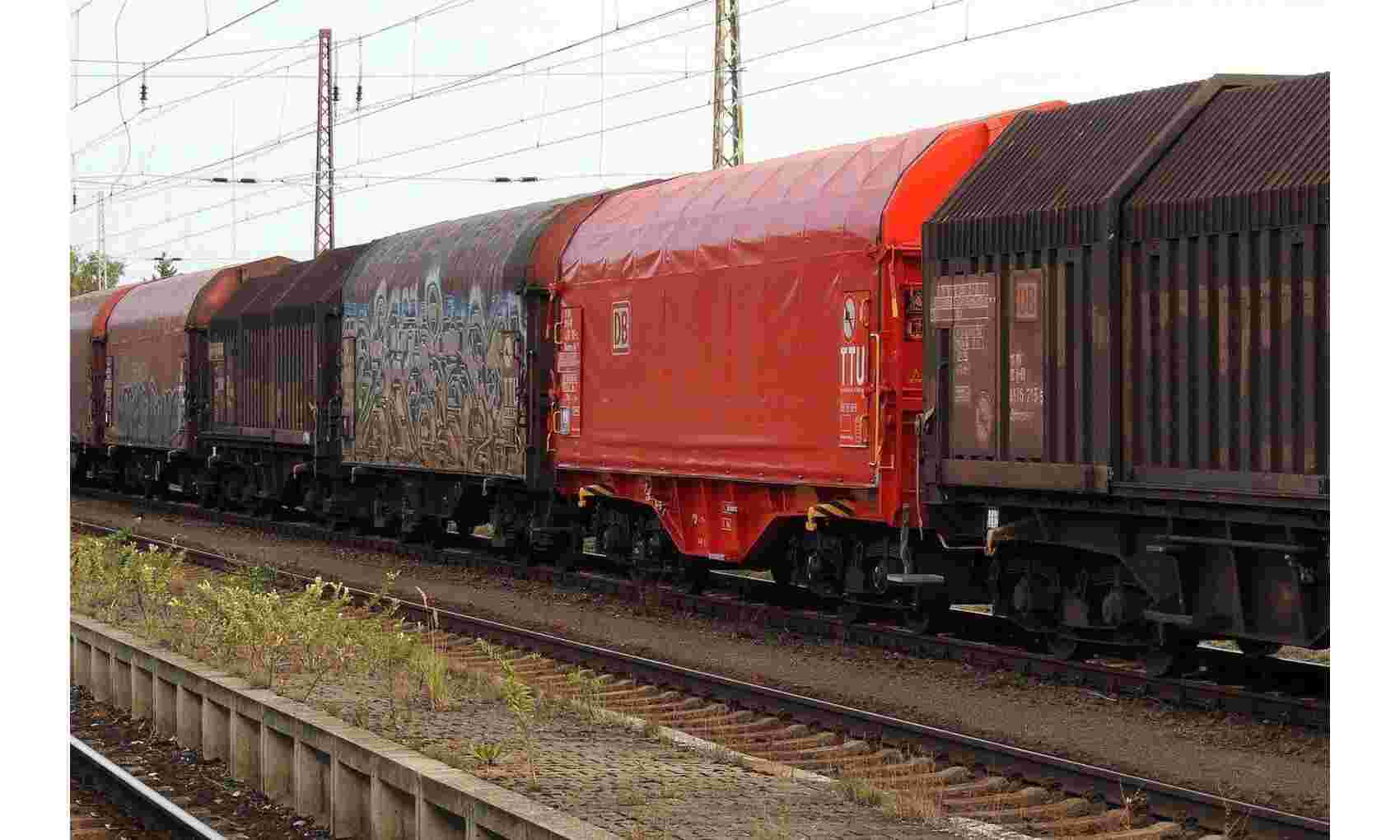 Former SpaceX colleagues come together to build energy-efficient autonomous freight train cars