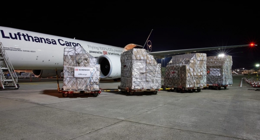 DB Schenker, Lufthansa Cargo onboard Lenovo to their CO2-neutral flights | Aviation