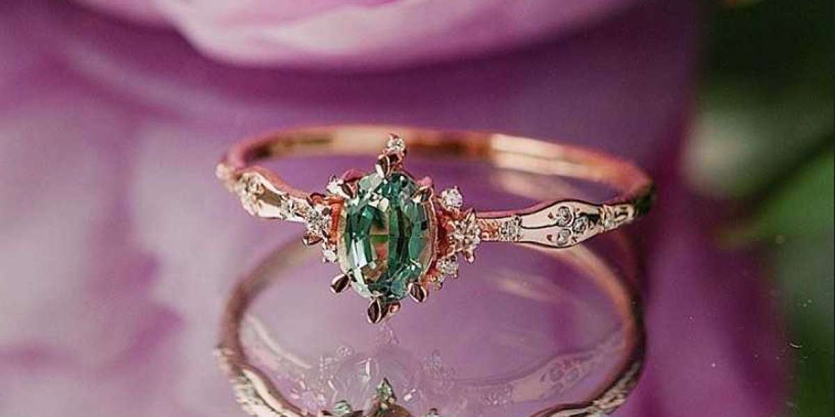 Buying an Alexandrite necklace for her? Here are all the factors to consider